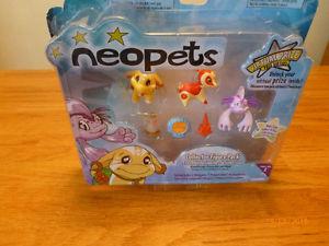 New Unopened Set of Neopets 3 pack Collectables