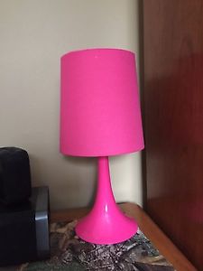 Pink valence, lamps and clock