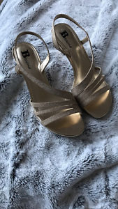 Size 6.5 gold sandals