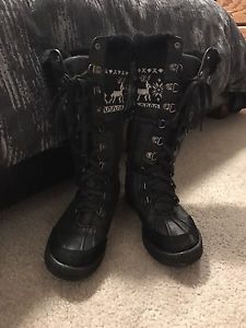 Size 6 hot paws boots