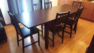2 leaf dining table with 6 chairs