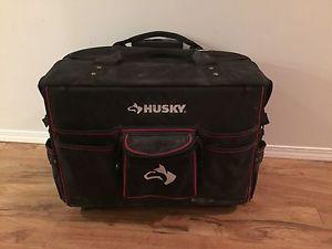 22" husky rolling bag