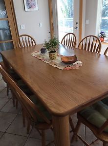 Dining/kitchen table oak with chairs