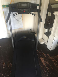 Few Spirit Folding Treadmill $350 Free Delivery