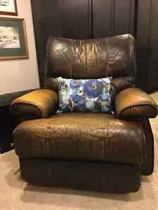 LAZBOY DISTRESSED LEATHER RECLINER