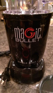 Magic bullet Blender (new)