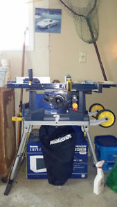 Mastercraft 10" table saw with laser line, like new.