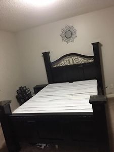Moving sale Excellent Condition Bed set