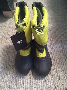 Sorel brand new winter boots size 13