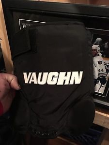 Vaughn knee guards/pads
