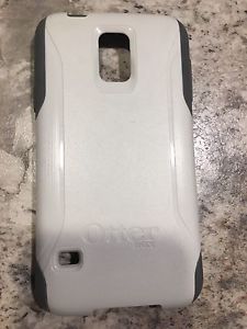 Wanted: Samsung Galaxy S5 Otterbox phone case. White and