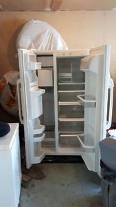 Whirlpool fridge side by side doors and ice maker
