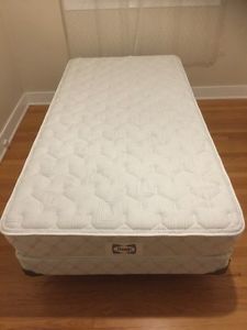 39x75 Single Box Spring, mattress, cover & sheets