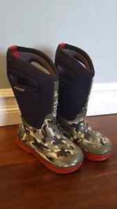 Boggs Winter Boots - Kids size 11