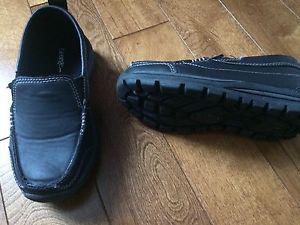 Boys size 13 black shoes