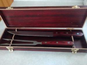 Carving set in box