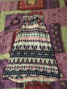 Women's Aztec Print shirt size M only worn once!