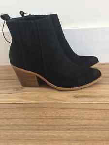 Brand new suede Chelsea boots
