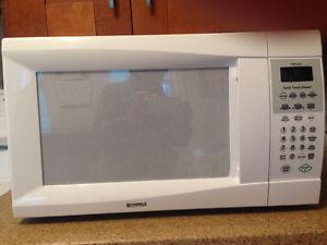 Kenmore Medium Capacity Microwave