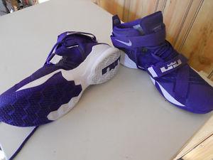 NEW MENS NIKE SNEAKERS SIZE 14