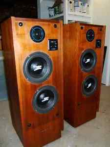 Optimus T-100 Vintage House Speakers