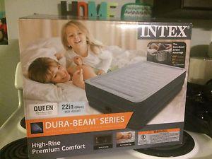 Queen Intex Premium Comfort Air bed