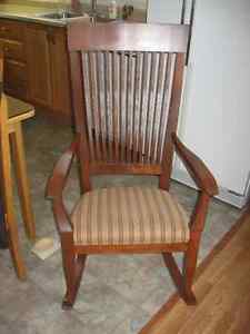Rocking Chair / Chaise berçante