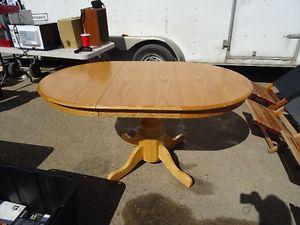 SOLID OAK TABLE WITH LEAF