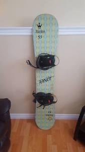 Snowboard for sale/ Planche à neige à vendre