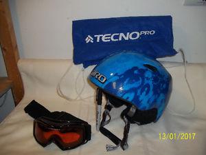 Snowboard/Ski Helmet (Giro) Children’s Size with Goggles