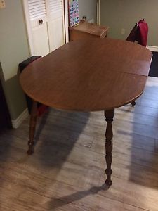 Wanted: Kitchen / Dining table
