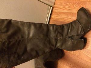 Womens boots size 7