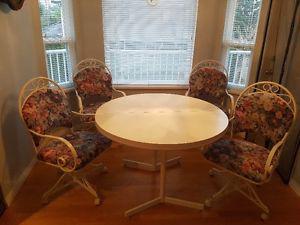 kitchen table with leaf and four chairs