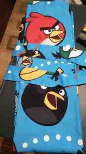 Angry Birds twin sheet set with curtains
