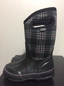 Bogs toddler size 10 winter boots - excellent condition