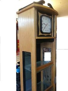 Display cabinet with clock