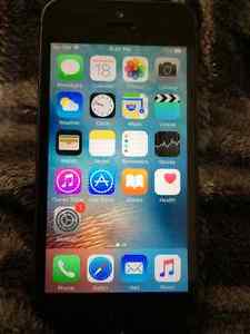 Iphone 5 16GB Bell & Virgin MINT Condition