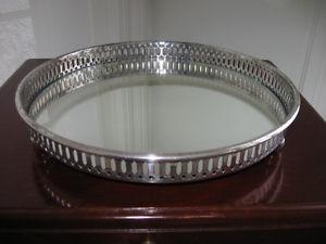 LARGE OLD-INCH ROUND MARLBORO SILVER PLATED MIRRORED