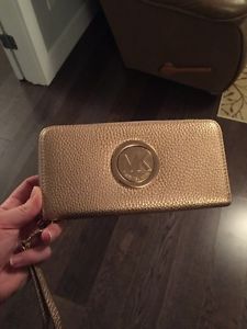 MK wallet-knock off but you would never know looking at it!