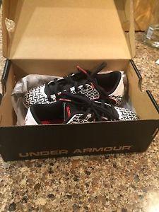 Size11 UnderArmour Soccer Cleats(fit small)suggest buy at