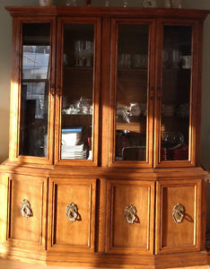 Table, 6 Chairs & Buffet/Hutch - $550