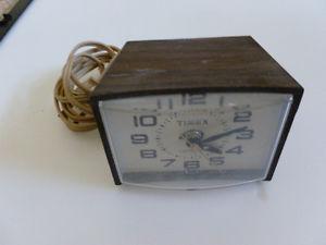 Vintage Mid Century Timex Wood Grain Lighted Dial Alarm