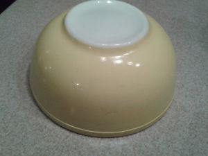Vintage Pyrex Bowl in Yellow