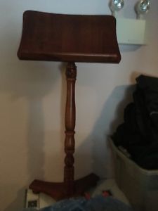 Woodend Music Stand idor SALe
