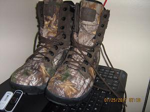 huntshield mens boots like new
