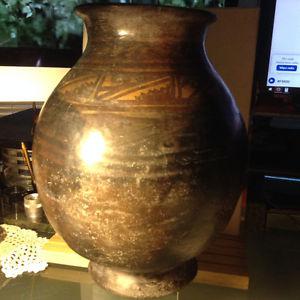 Ancient Antique PRE COLUMBIAN Potter Vase Narino Region 850
