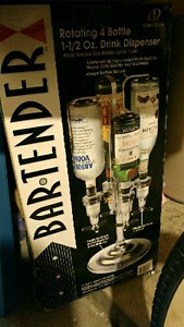 Hardly used bottle caddy! Great For Parties!