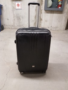 LARGE SUITCASES