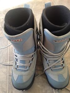 Men's size 10 snowboard boots
