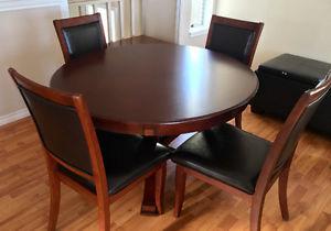 Moving: Dining Table & Chairs